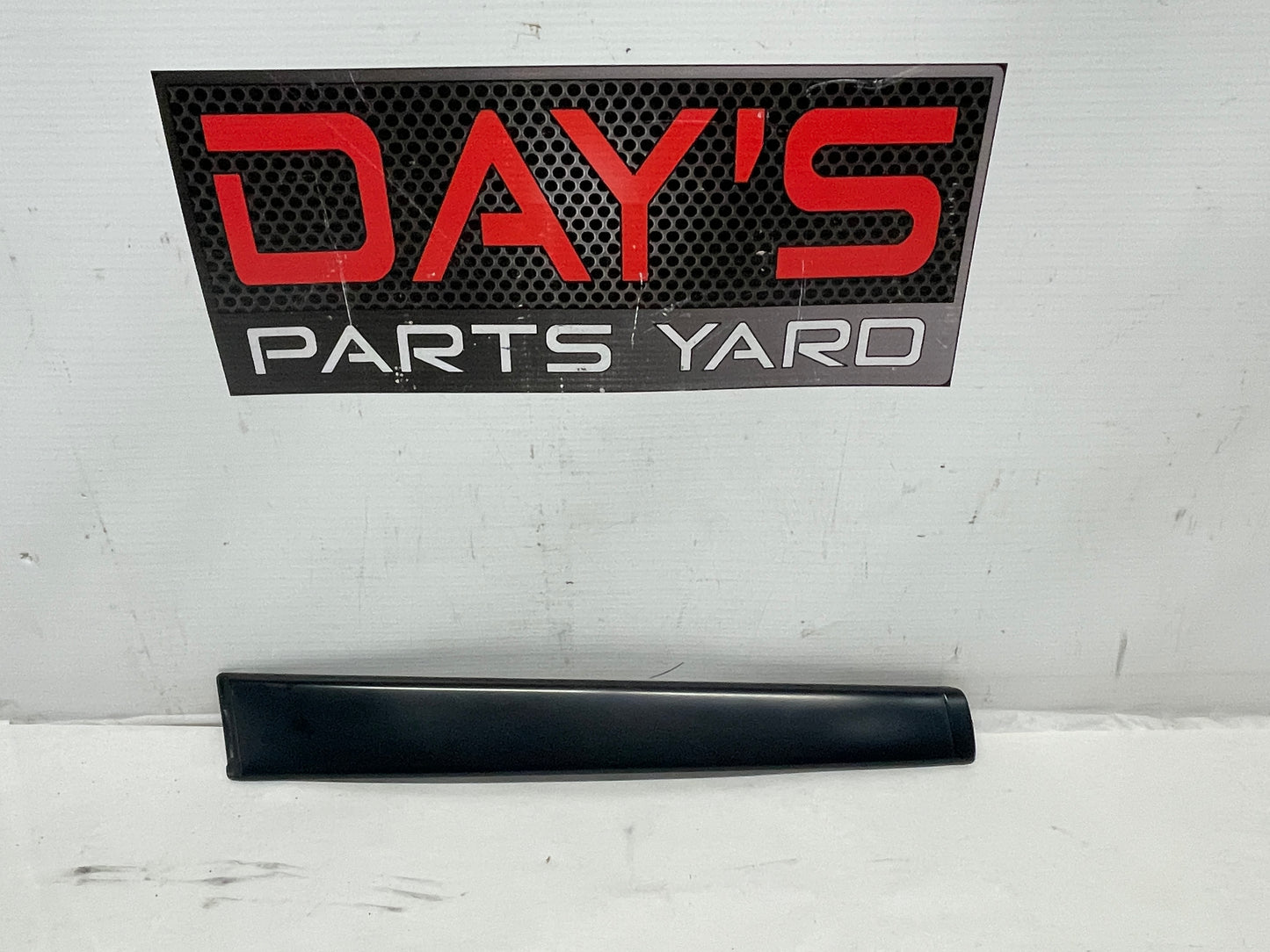 2005 Pontiac GTO LH Driver Exterior B Pillar Window Trim Cover OEM