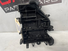 2009 Pontiac G8 Base Fuse Panel Junction Block Box Retainer OEM - Day's Parts Yard