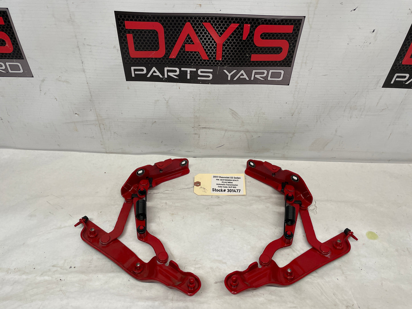 2017 Chevy SS Sedan RH & LH Trunk Hinges OEM - Day's Parts Yard