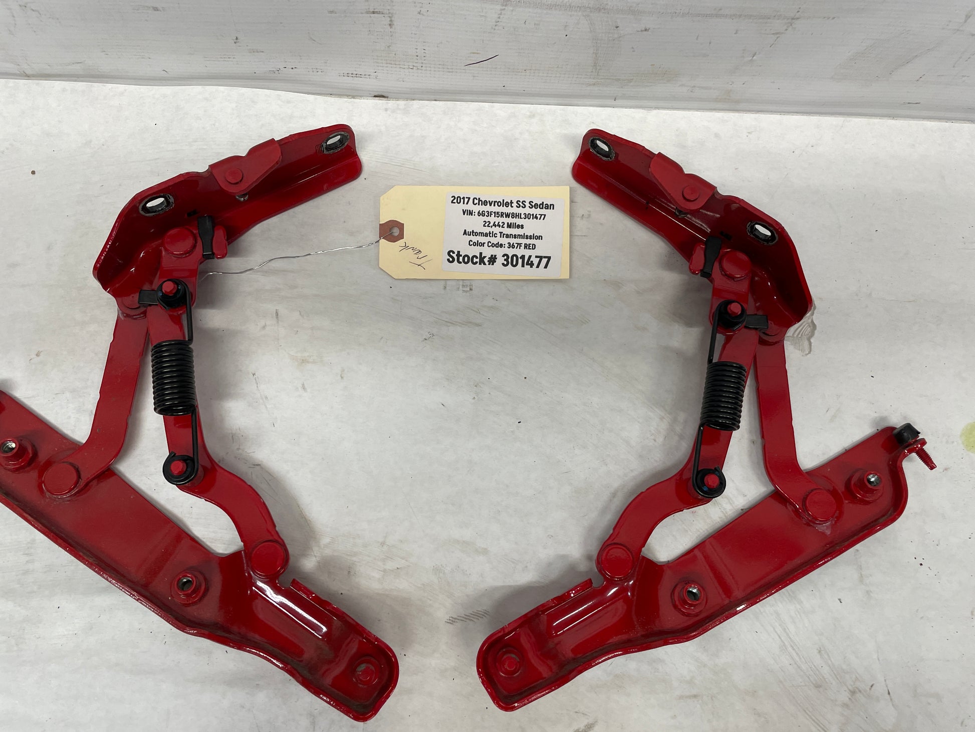2017 Chevy SS Sedan RH & LH Trunk Hinges OEM - Day's Parts Yard