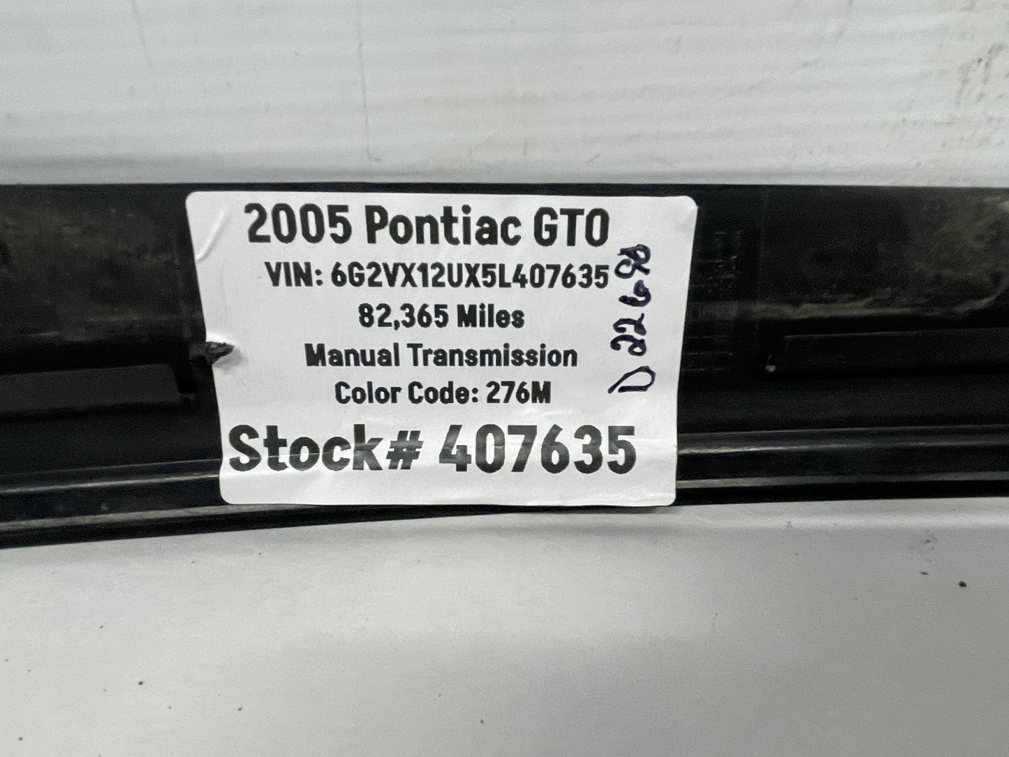 2005 Pontiac GTO LH Driver Exterior B Pillar Window Trim Cover OEM