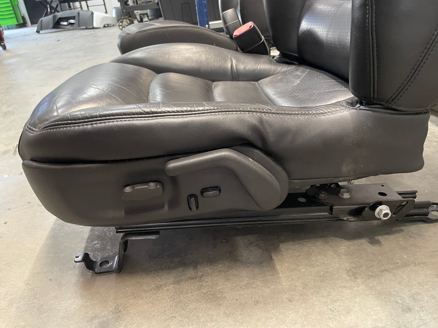 2005 Chevy C6 Corvette Front Seats Black Leather OEM - Day's Parts Yard