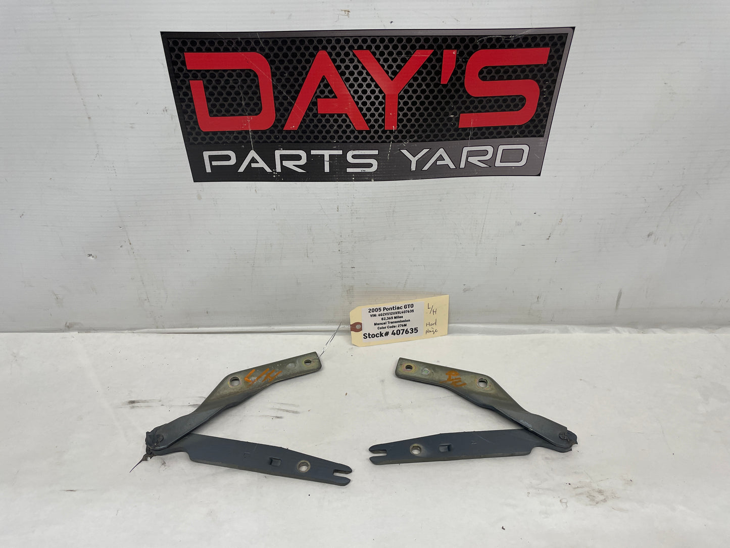 2005 Pontiac GTO RH & LH Hood Hinges OEM