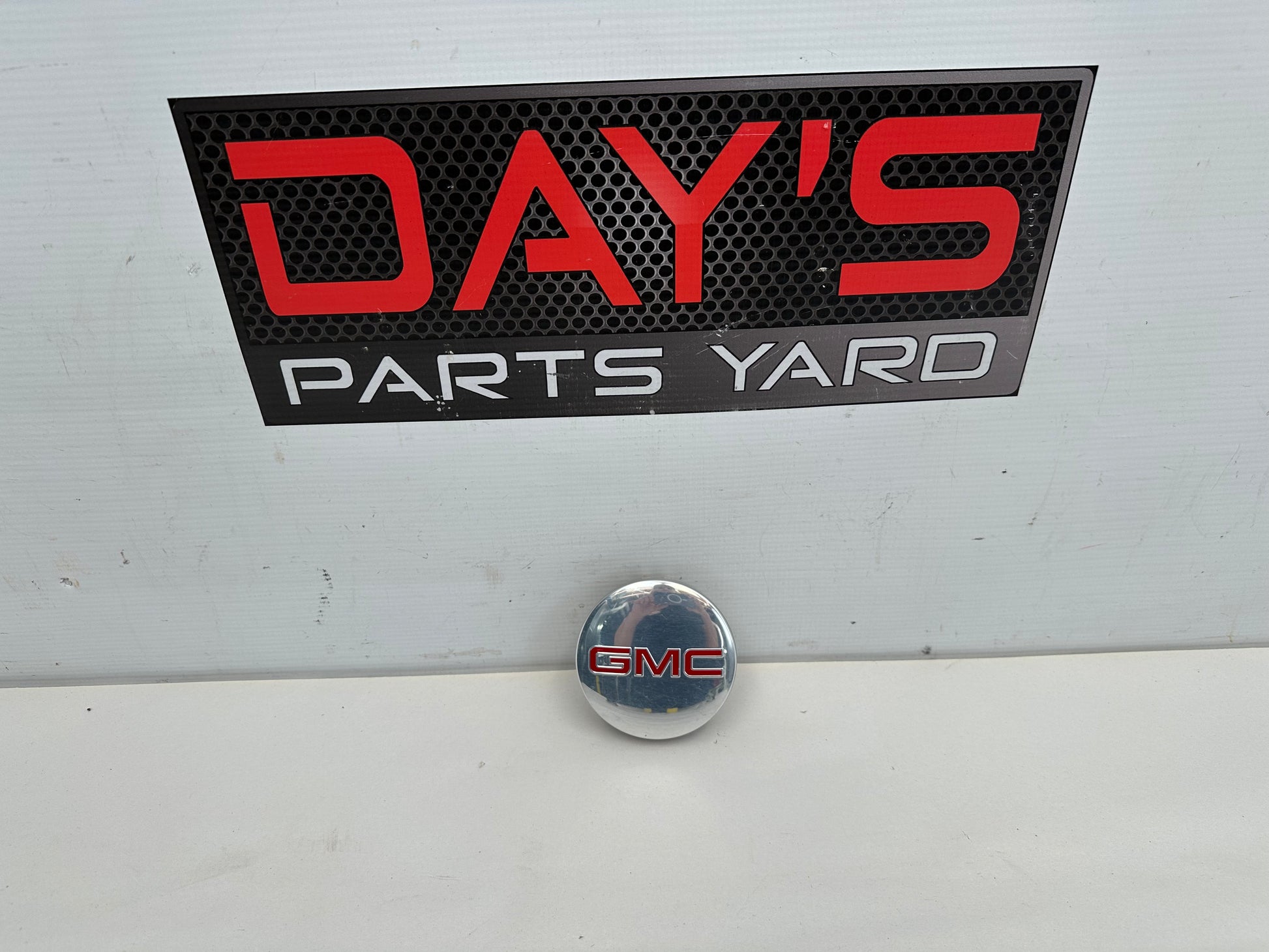 2018 GMC Sierra 1500 SLT Center Wheel Cap OEM - Day's Parts Yard