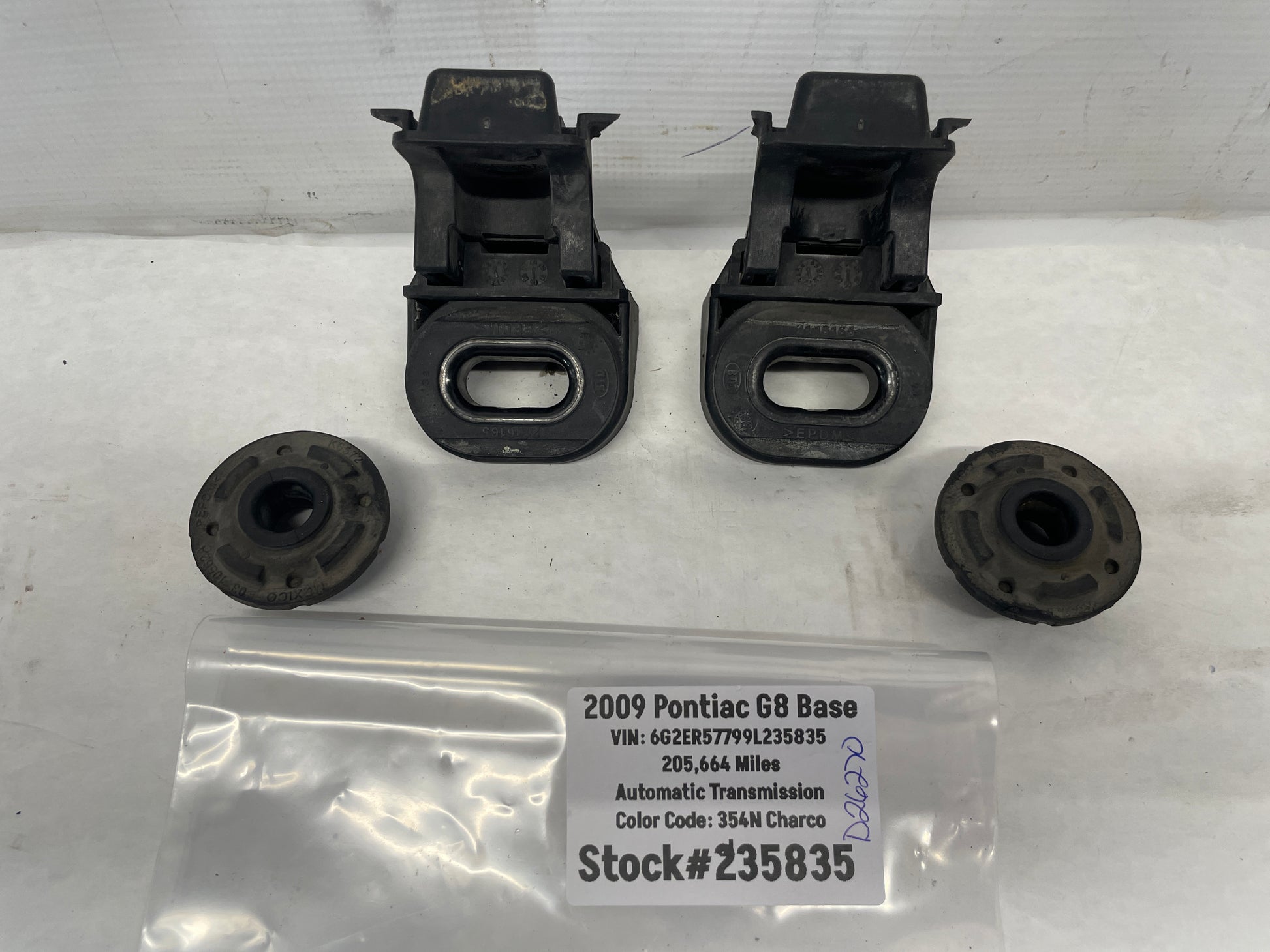 2009 Pontiac G8 Base Upper & Side Radiator Mounts OEM - Day's Parts Yard