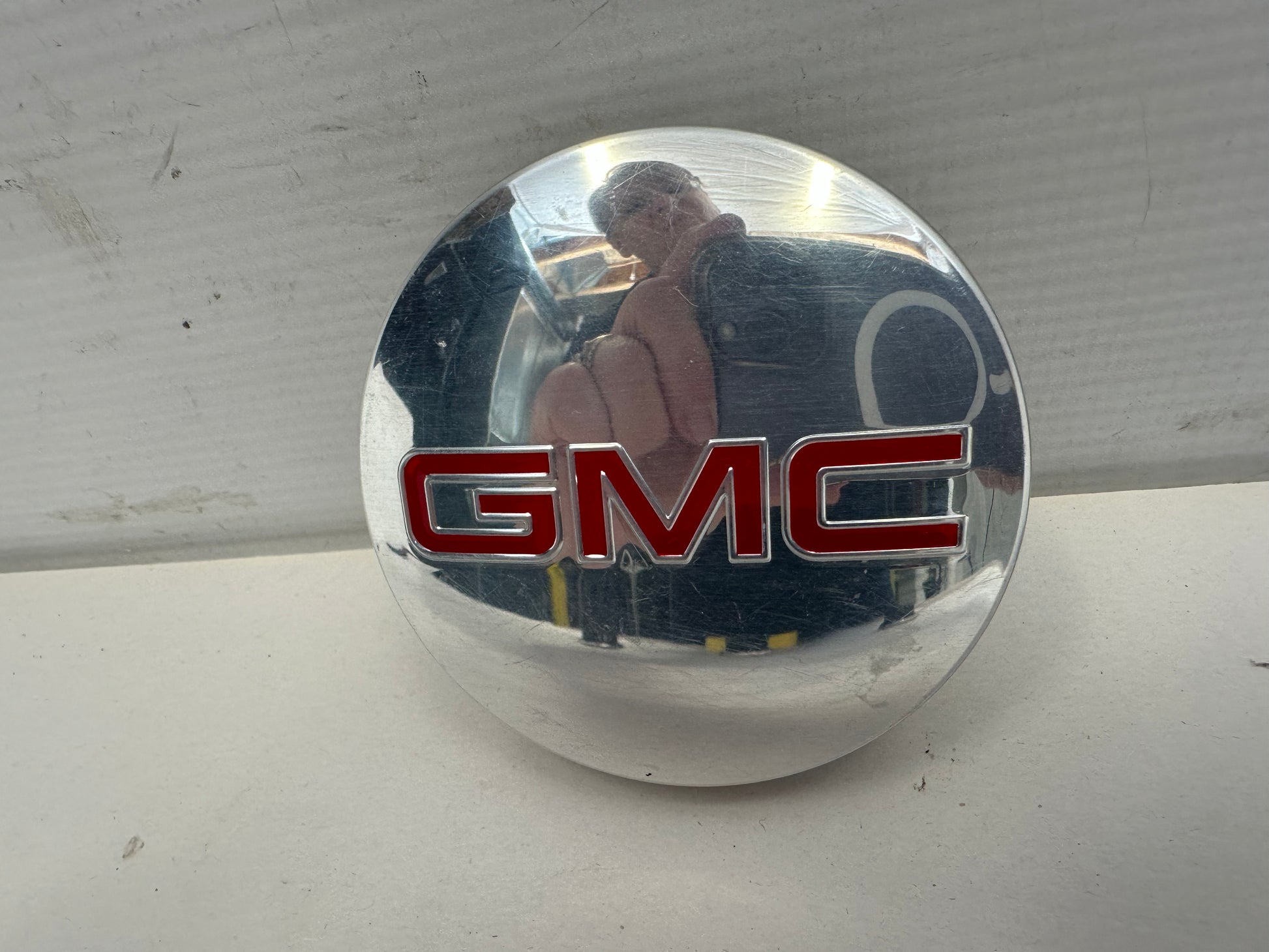 2018 GMC Sierra 1500 SLT Center Wheel Cap OEM - Day's Parts Yard