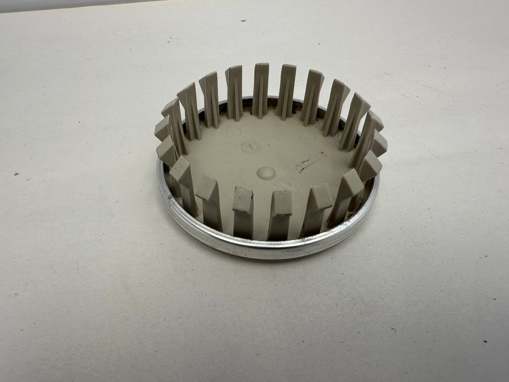 2018 GMC Sierra 1500 SLT Center Wheel Cap OEM - Day's Parts Yard