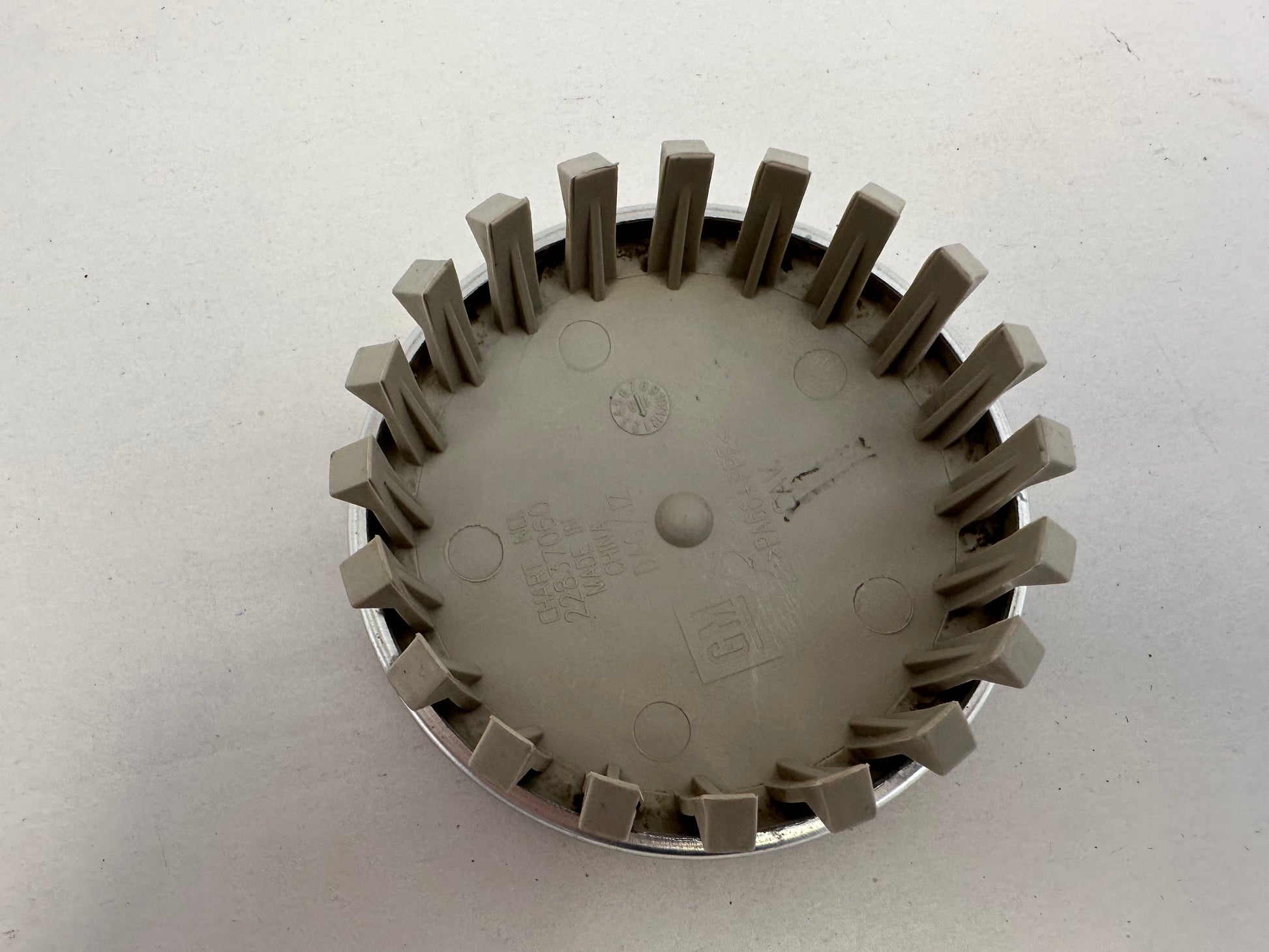 2018 GMC Sierra 1500 SLT Center Wheel Cap OEM - Day's Parts Yard