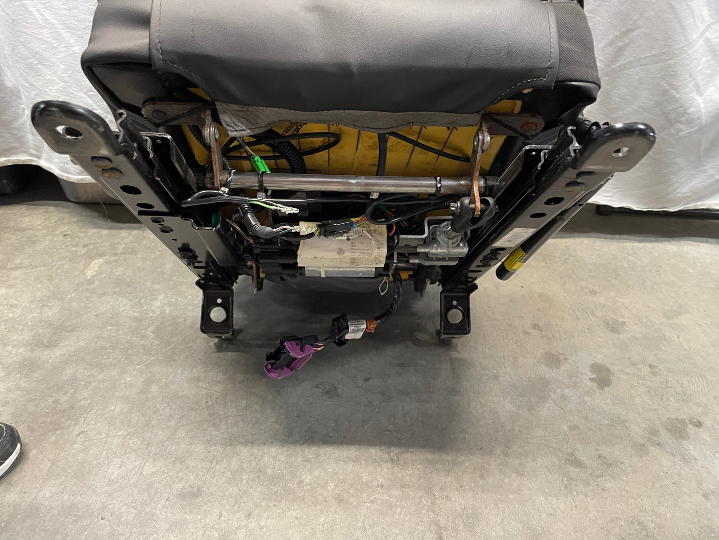 2005 Chevy C6 Corvette Front Seats Black Leather OEM - Day's Parts Yard