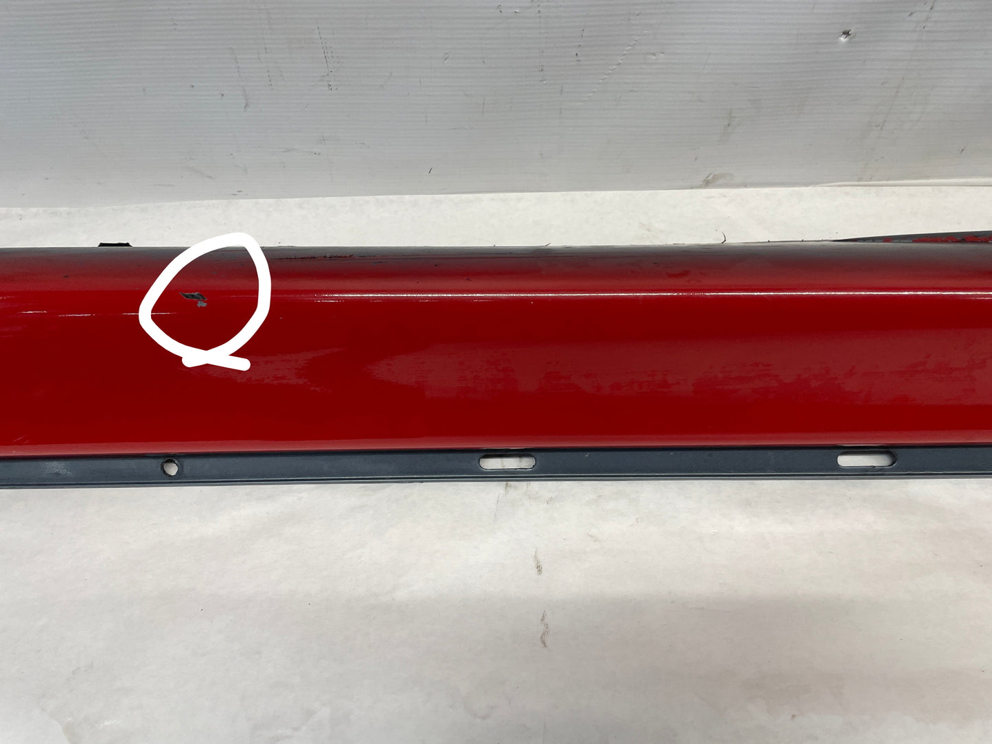 2005 Pontiac GTO RH Passenger Rocker Molding Side Skirt Trim Panel OEM