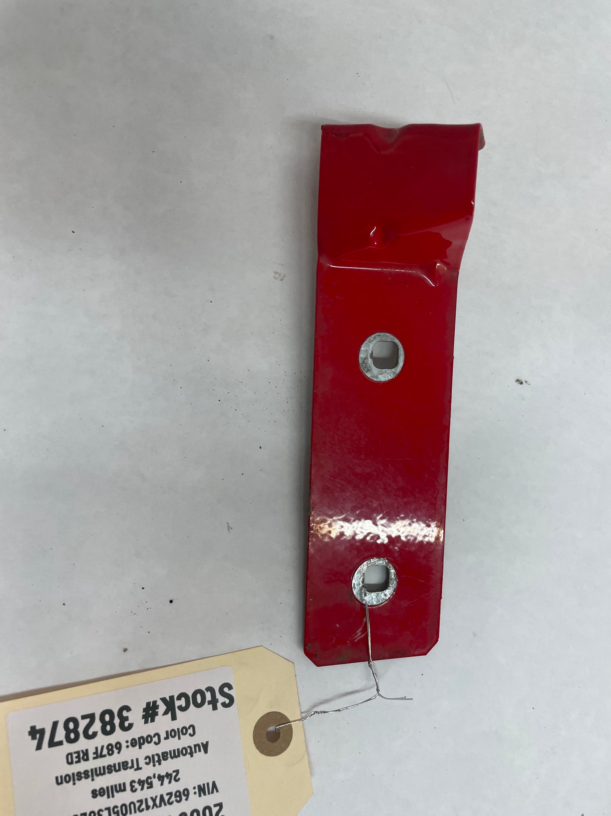 2005 Pontiac GTO RH Passenger Fender Side Skirt Rocker Molding Support Bracket OEM - Day's Parts Yard