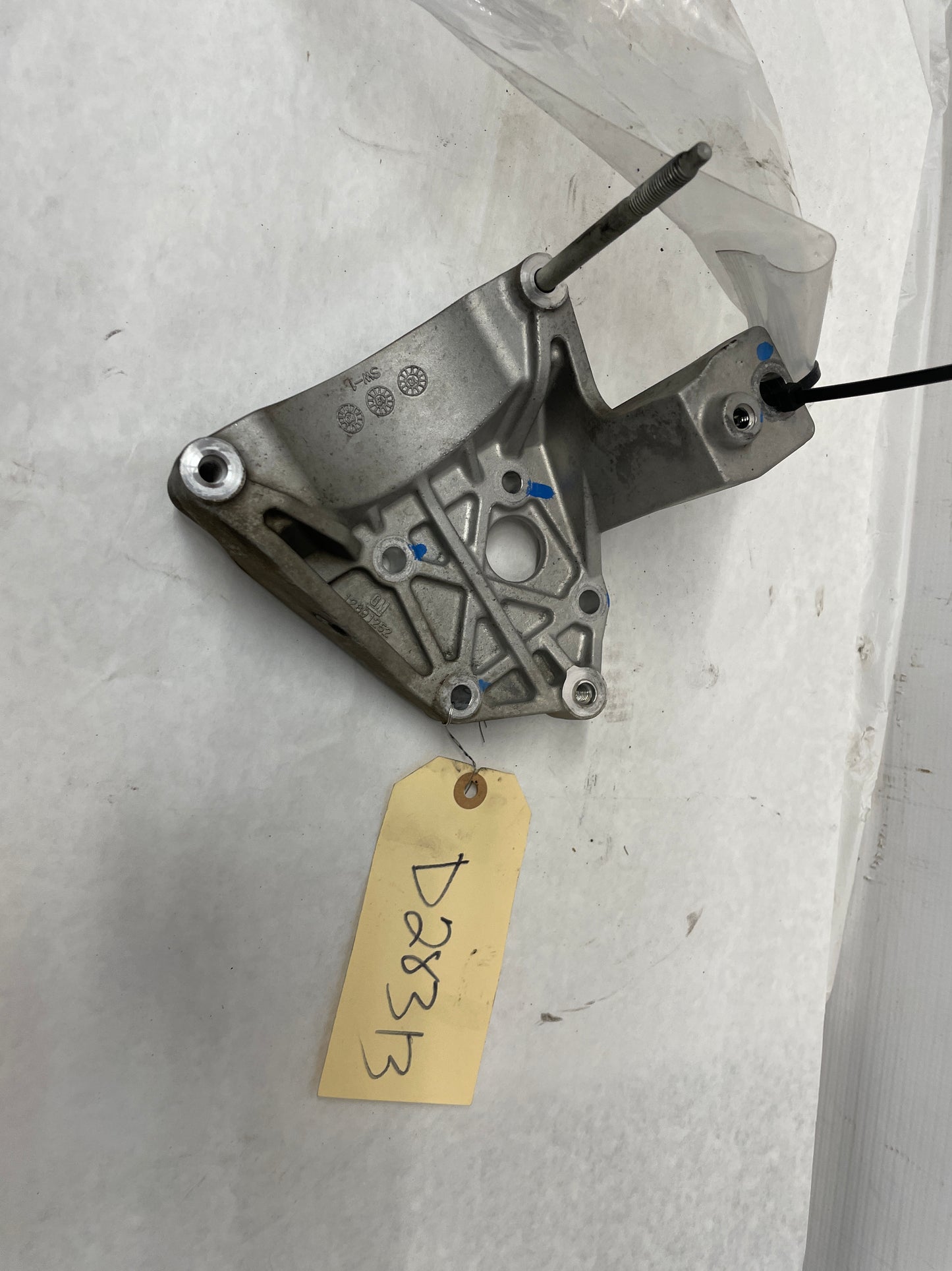 2019 Chevy Camaro SS AC A/C Air Conditioner Compressor Bracket w/ Hardware OEM - Day's Parts Yard