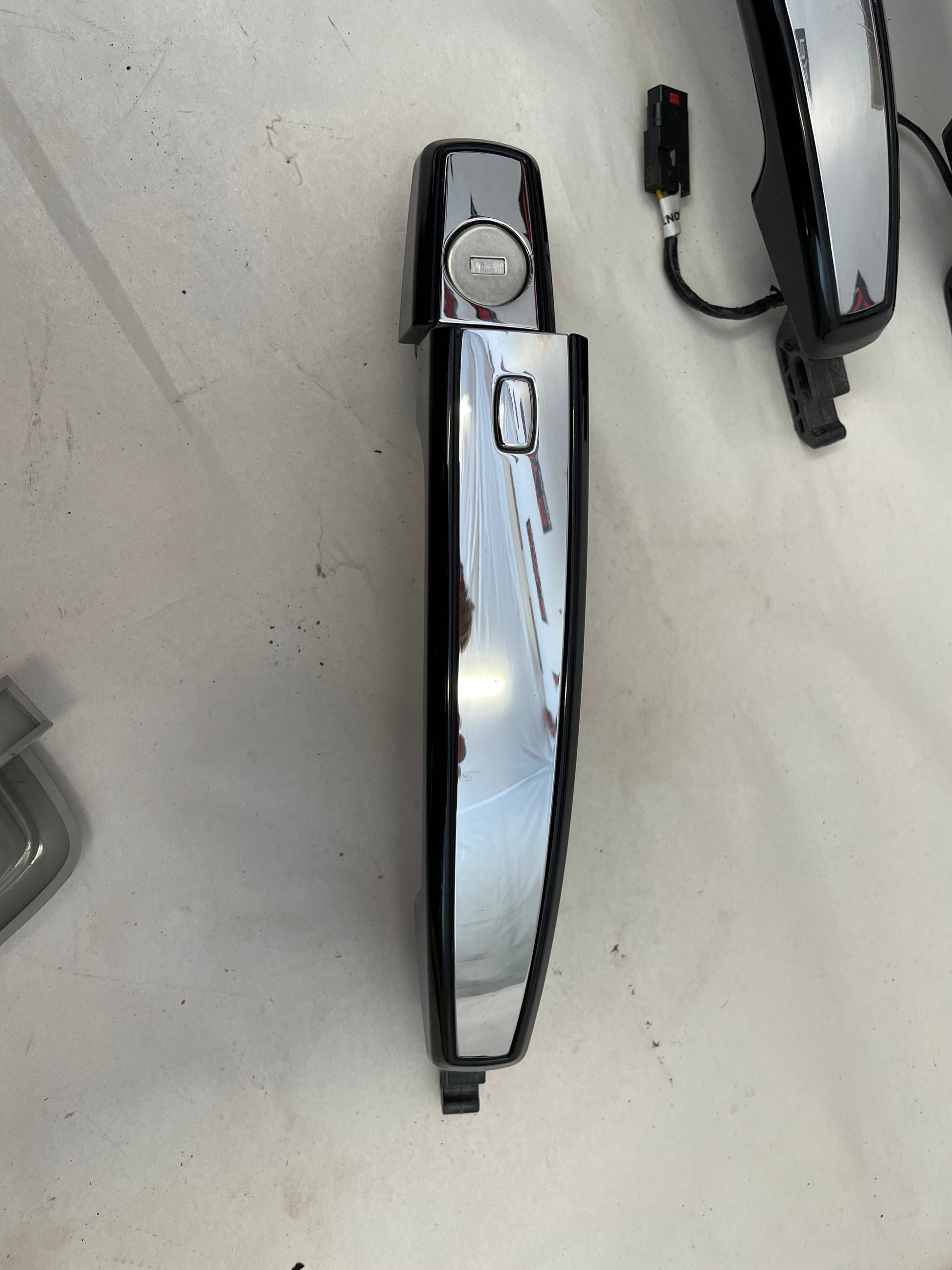 2017 Chevy SS Sedan Exterior Door Handles OEM - Day's Parts Yard