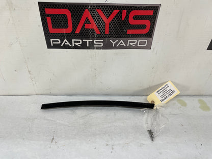 2005 Pontiac GTO LH Driver Exterior B Pillar Door Jam Window Felt Trim OEM