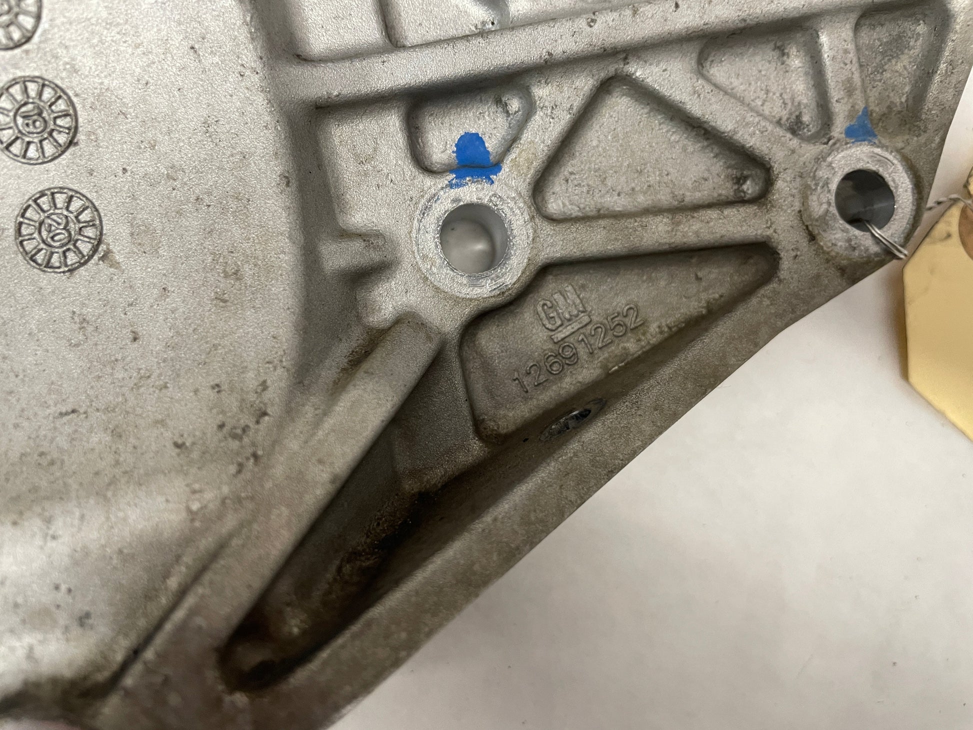 2019 Chevy Camaro SS AC A/C Air Conditioner Compressor Bracket w/ Hardware OEM - Day's Parts Yard