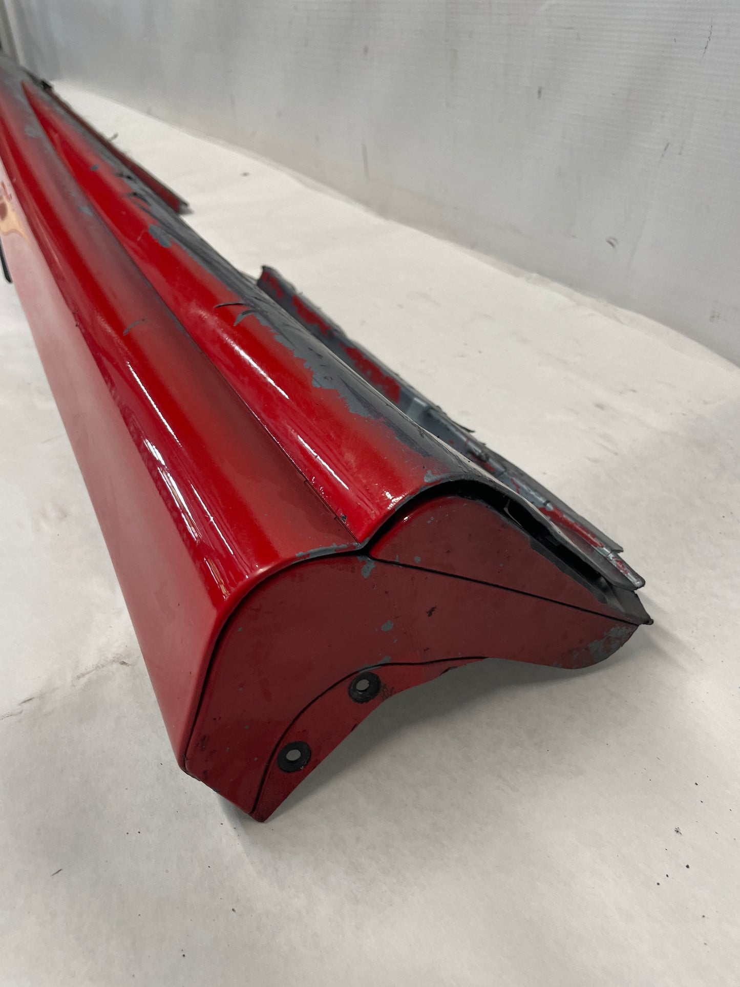 2005 Pontiac GTO RH Passenger Rocker Molding Side Skirt Trim Panel OEM
