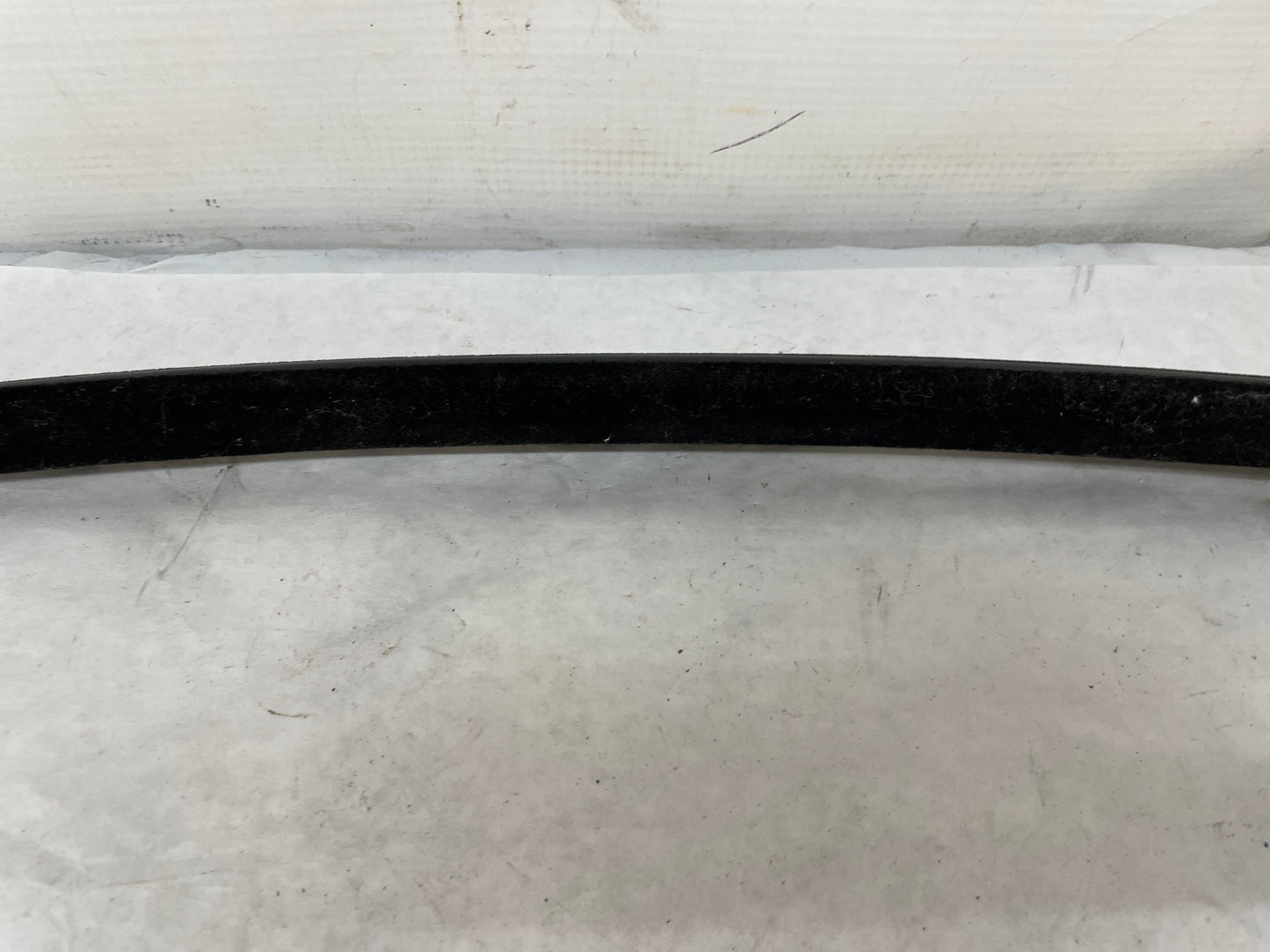 2005 Pontiac GTO LH Driver Exterior B Pillar Door Jam Window Felt Trim OEM
