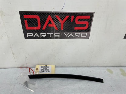 2005 Pontiac GTO RH Passenger Exterior B Pillar Door Jam Window Felt Trim OEM