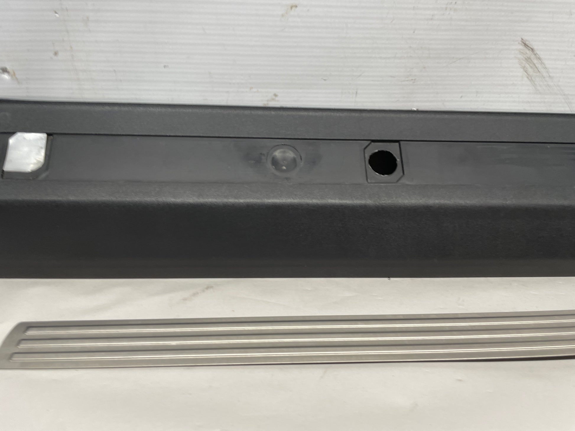 2015 Chevy SS Sedan LH Driver Front Scuff Sill Plate Panel OEM - Day's Parts Yard