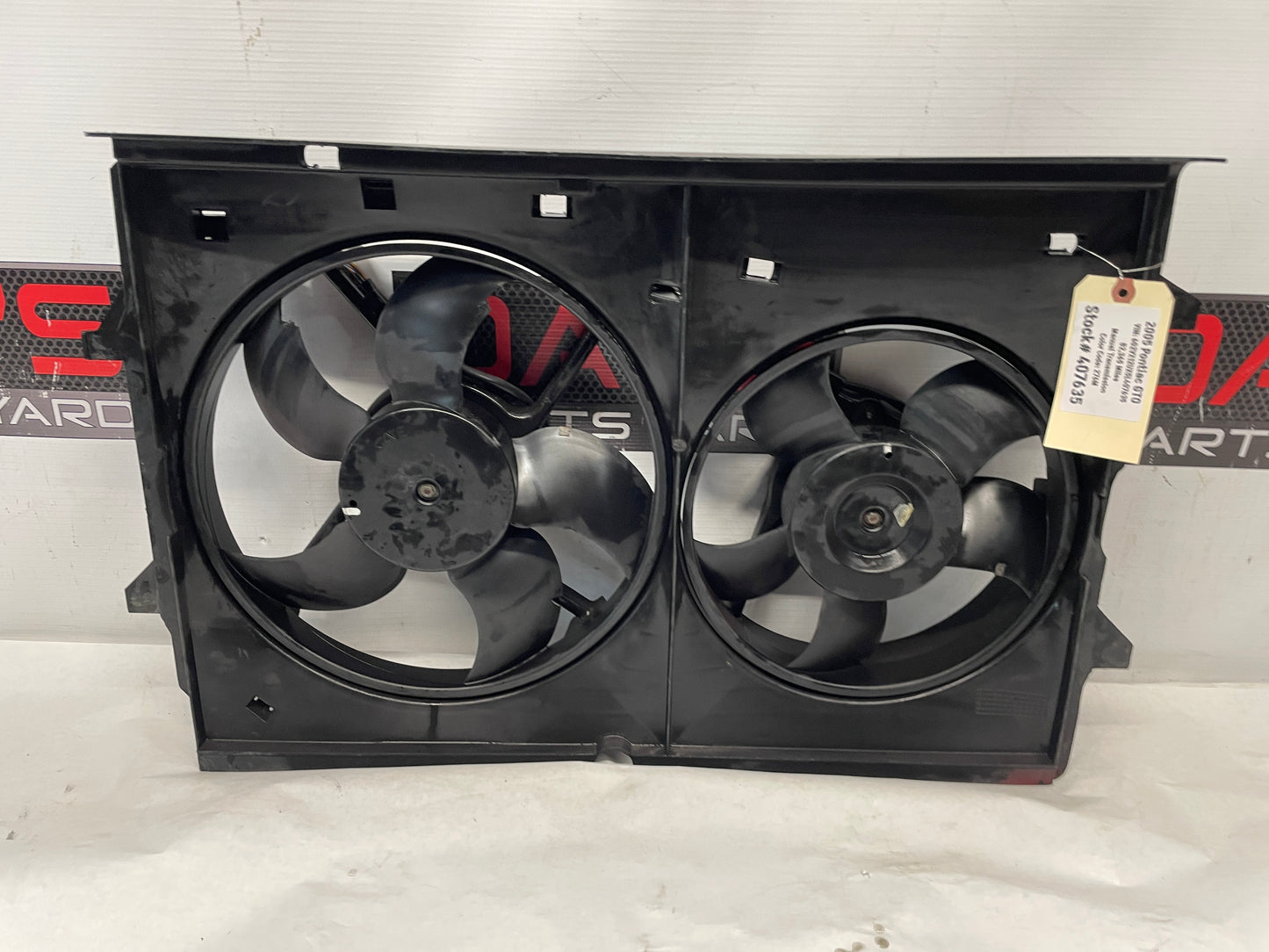 2005 Pontiac GTO Dual Radiator Electric Cooling Fans Shroud Assembly OEM