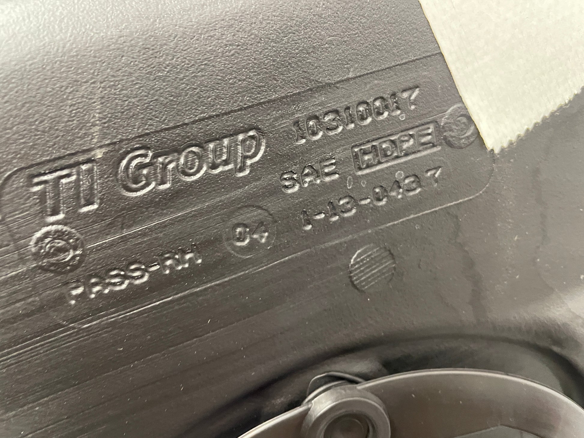 2005 Chevy C6 Corvette RH & LH Fuel Gas Tank w/ Pumps OEM - Day's Parts Yard