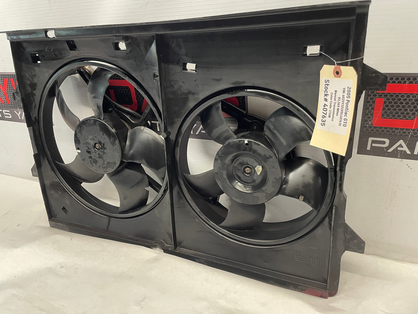2005 Pontiac GTO Dual Radiator Electric Cooling Fans Shroud Assembly OEM