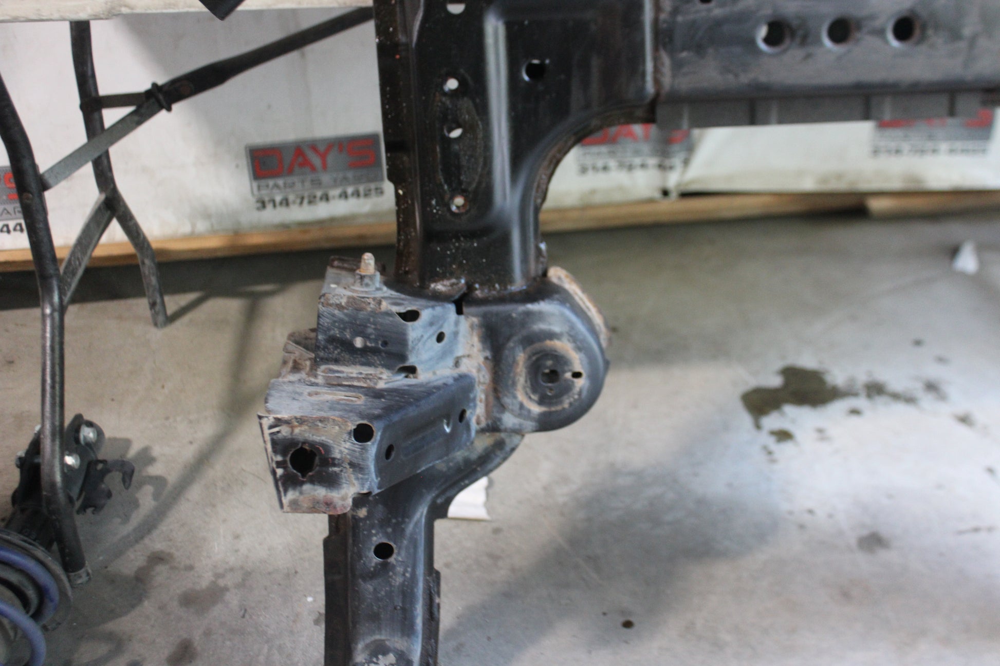 2008 Pontiac G8 GT Front Cradle Cross K Member Sub Frame OEM - Day's Parts Yard