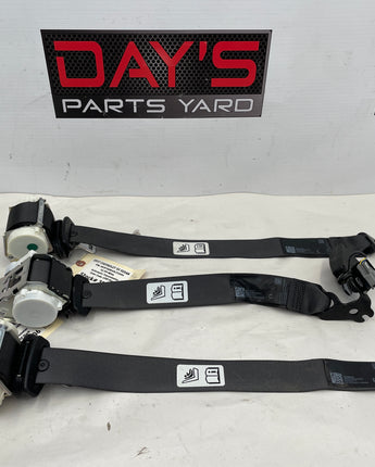 2017 Chevy SS Sedan Rear Seatbelt Seat Belt Retractor Set