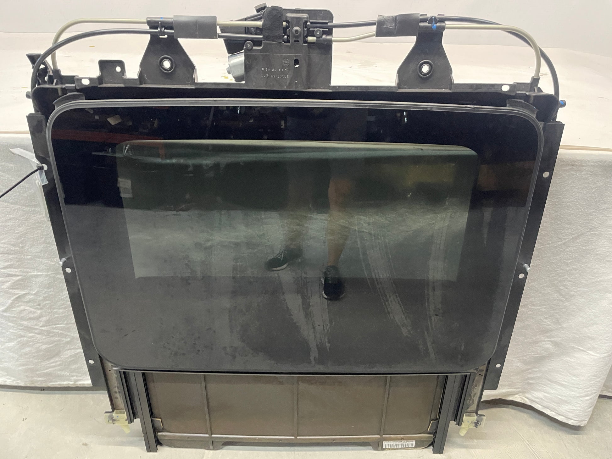 2012 Chevy Camaro SS ZL1 Sunroof Sun Moon Roof OEM - Day's Parts Yard