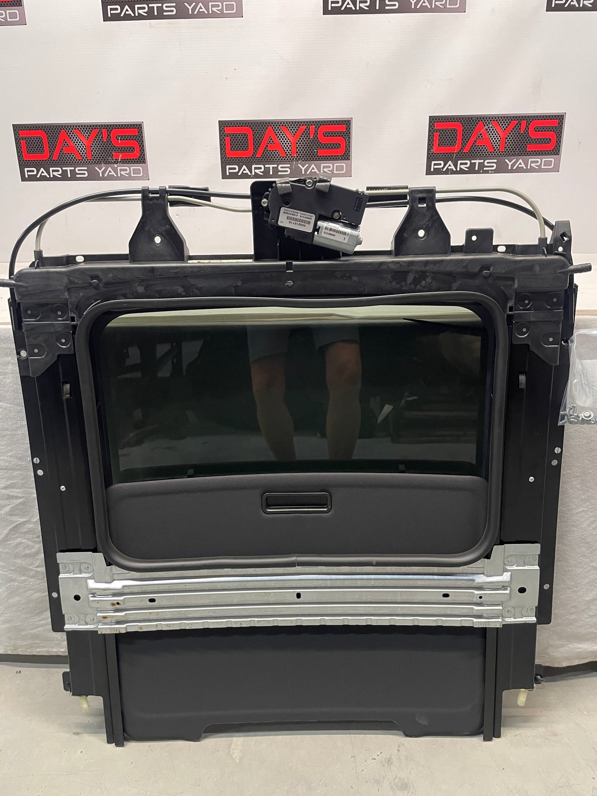 2012 Chevy Camaro SS ZL1 Sunroof Sun Moon Roof OEM - Day's Parts Yard