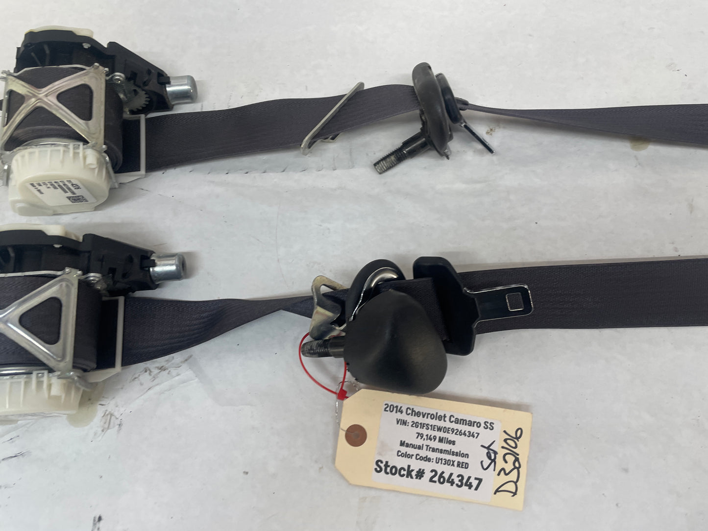 2014 Chevy Camaro SS RH & LH Front Seat Belts Seatbelts Retractors OEM - Day's Parts Yard