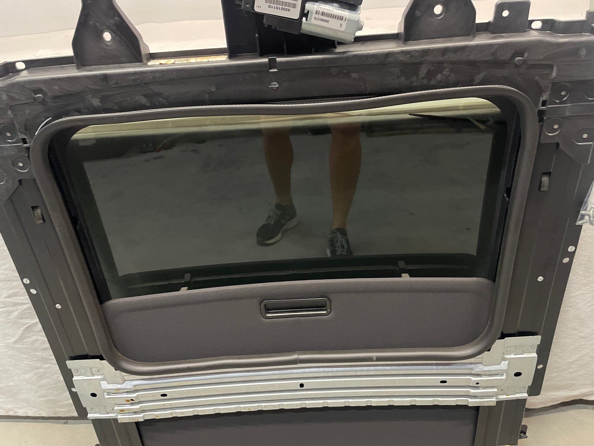 2012 Chevy Camaro SS ZL1 Sunroof Sun Moon Roof OEM - Day's Parts Yard