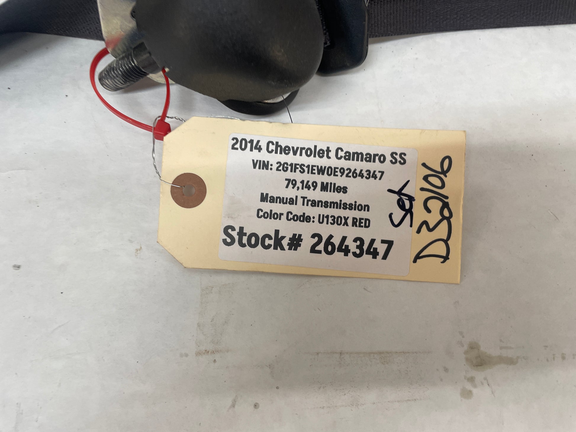 2014 Chevy Camaro SS RH & LH Front Seat Belts Seatbelts Retractors OEM - Day's Parts Yard