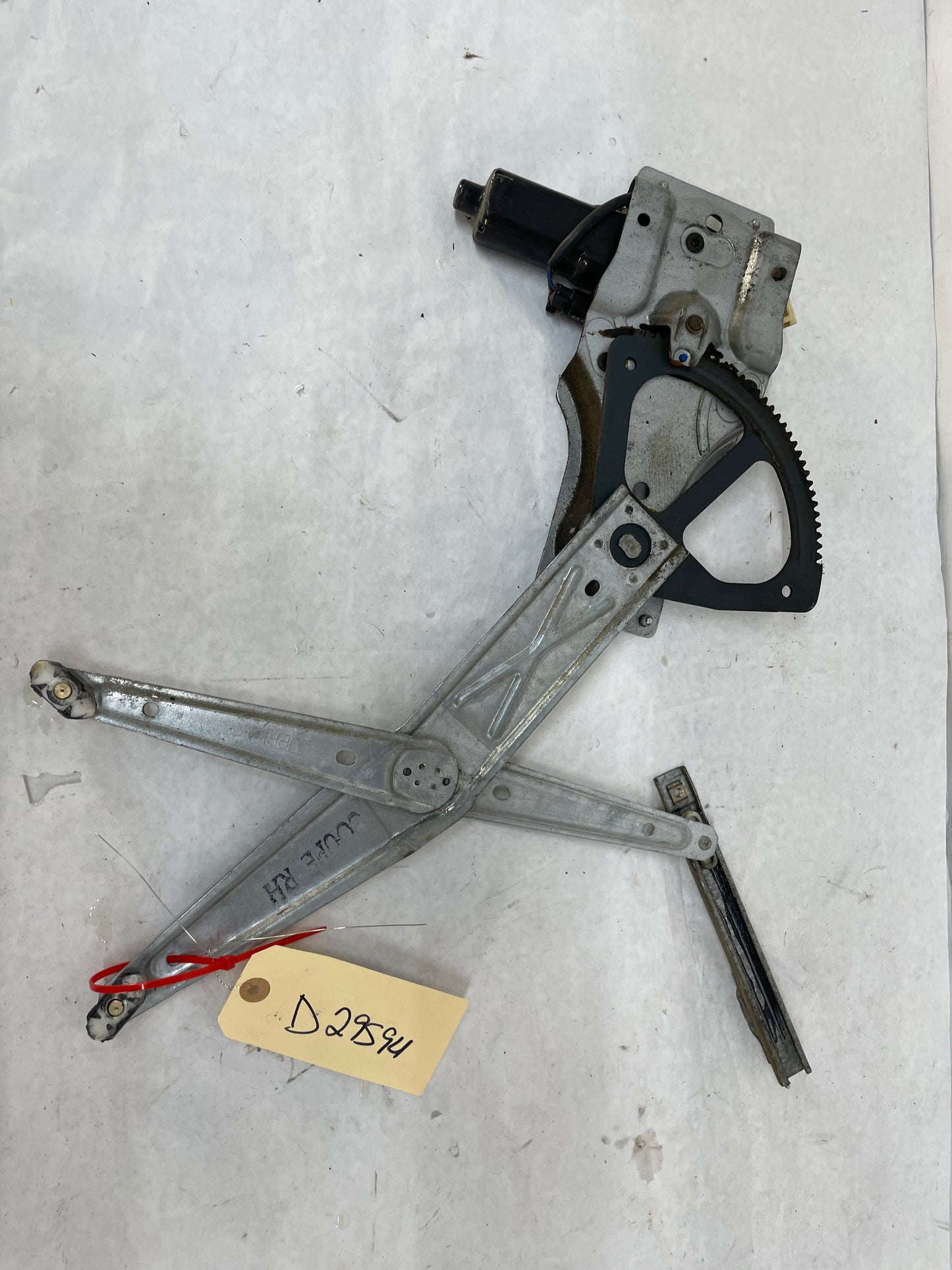 2005 Pontiac GTO RH Passenger Front Window Regulator w/ Motor OEM