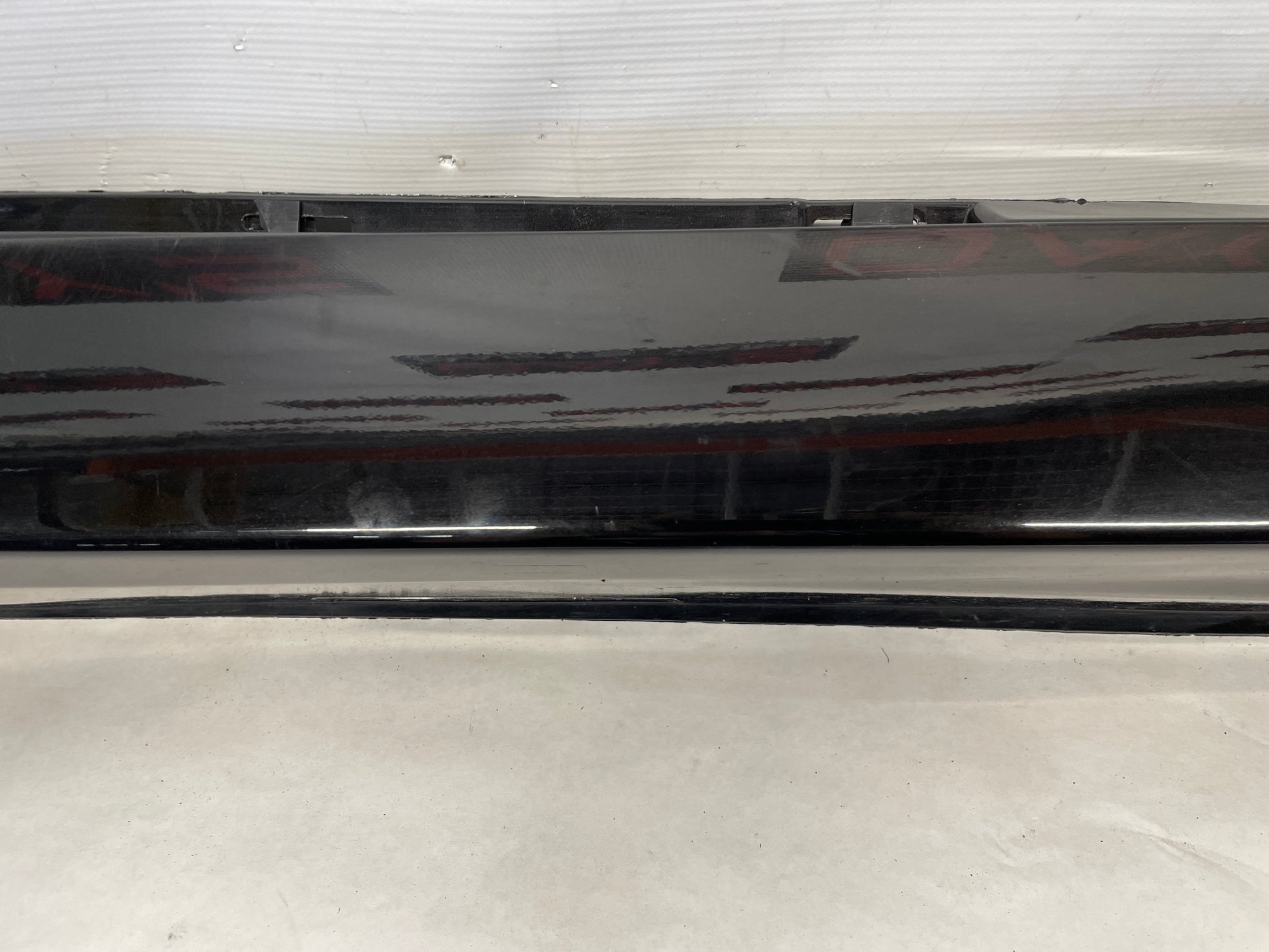 2014 Chevy SS Sedan LH Driver Side Skirt Rocker Molding Trim Panel OEM - Day's Parts Yard