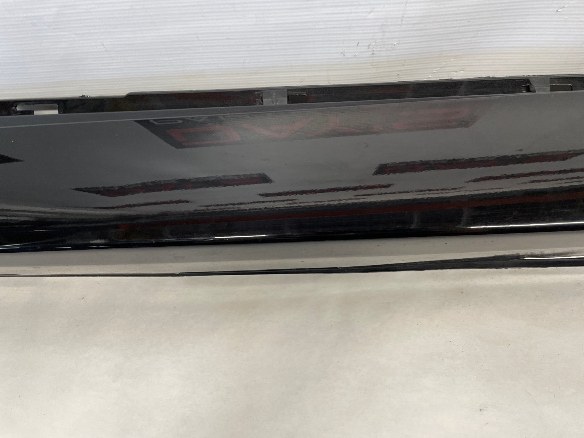 2014 Chevy SS Sedan LH Driver Side Skirt Rocker Molding Trim Panel OEM - Day's Parts Yard