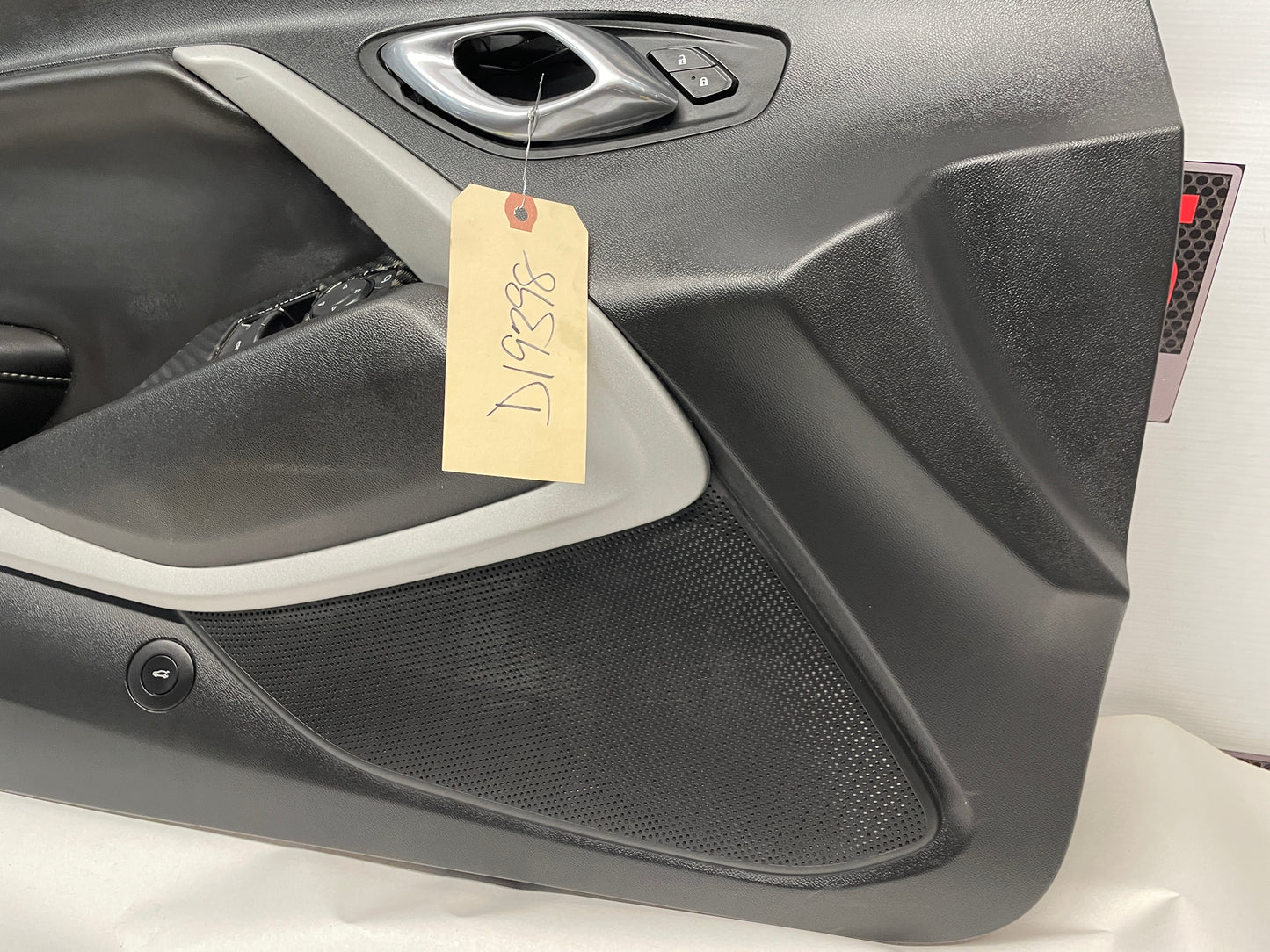 2018 Chevy Camaro 1LE SS LH Driver Interior Door Panel w/ Carbon Fiber Trim OEM - Day's Parts Yard