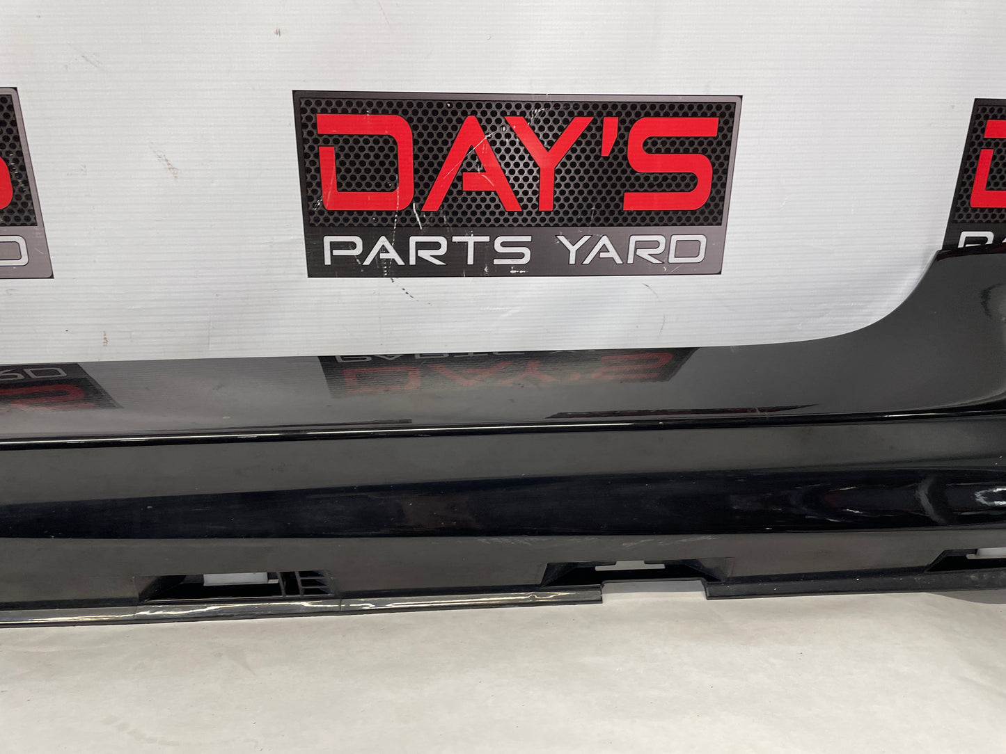 2014 Chevy SS Sedan LH Driver Side Skirt Rocker Molding Trim Panel OEM - Day's Parts Yard
