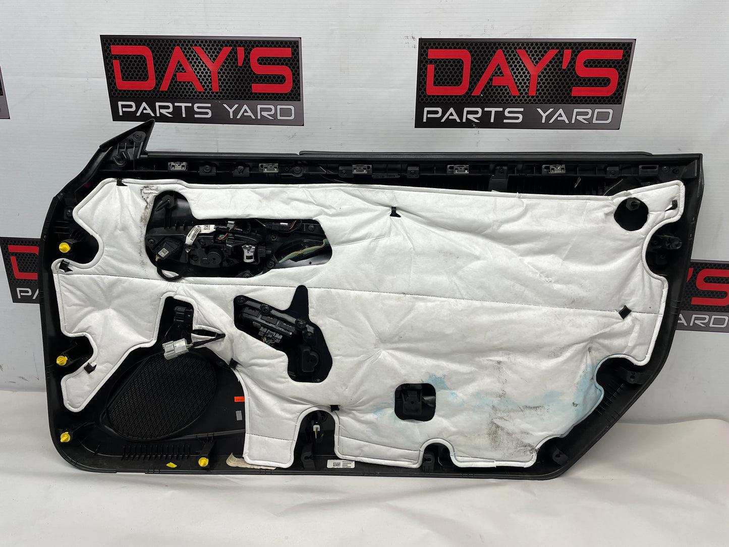 2018 Chevy Camaro 1LE SS LH Driver Interior Door Panel w/ Carbon Fiber Trim OEM - Day's Parts Yard
