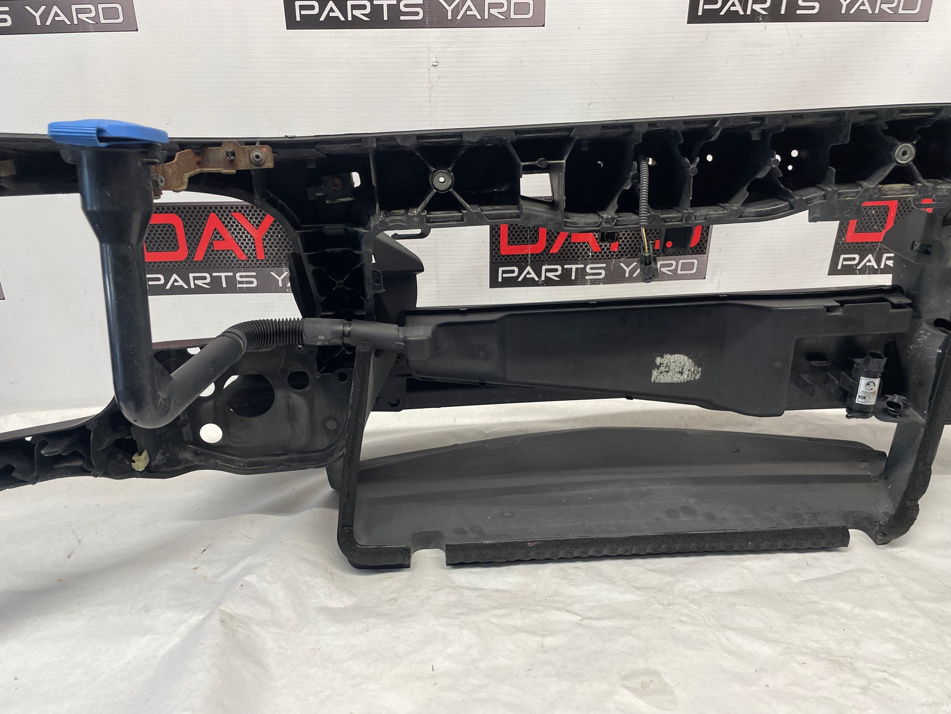 2009 Pontiac G8 Base Radiator Core Support Front End Bracket Support OEM - Day's Parts Yard