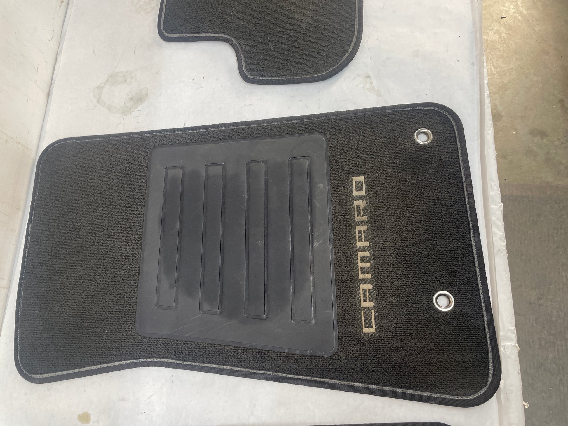 2014 Chevy Camaro SS Floor Mats Front and Rear OEM - Day's Parts Yard
