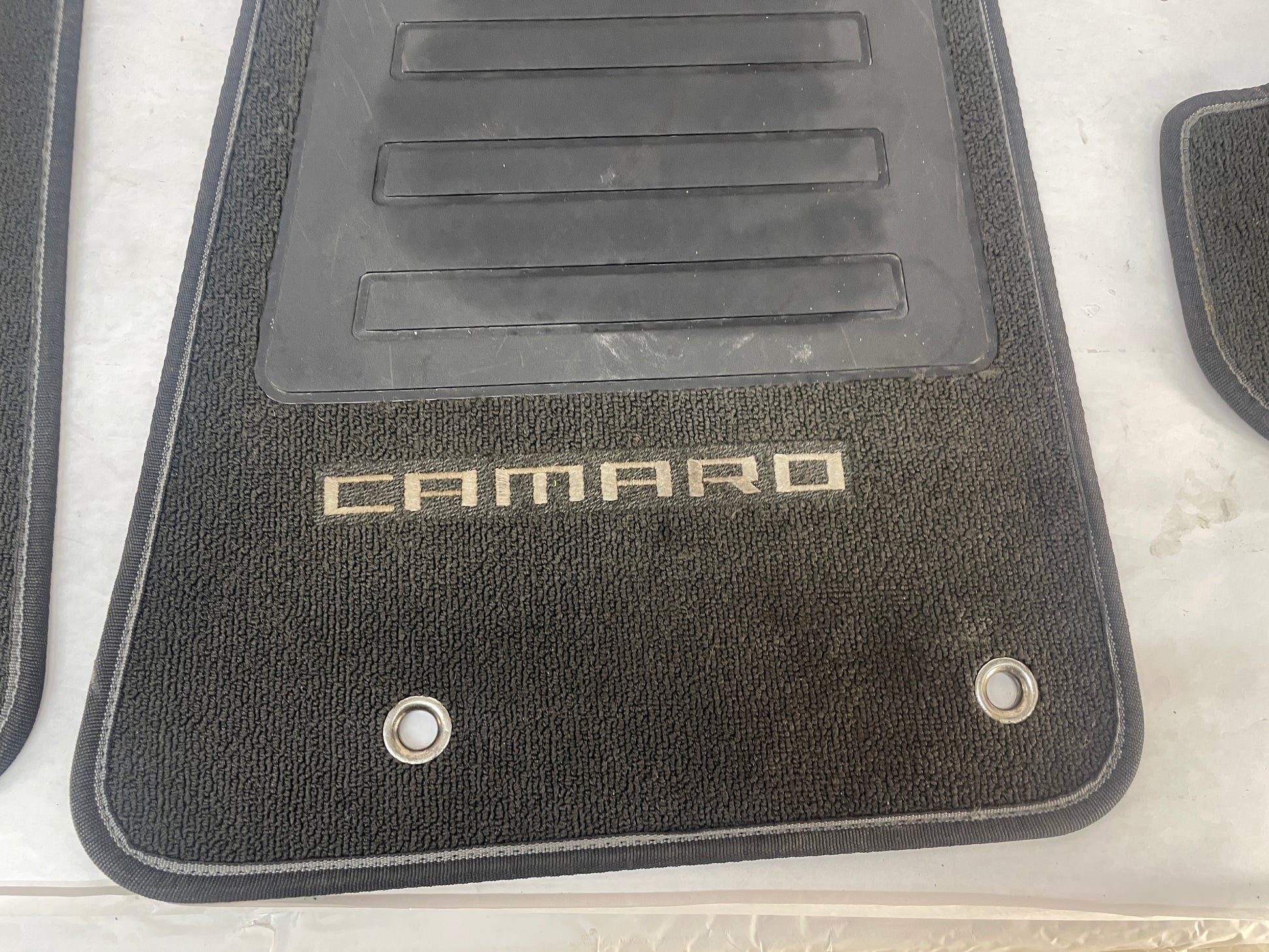 2014 Chevy Camaro SS Floor Mats Front and Rear OEM - Day's Parts Yard