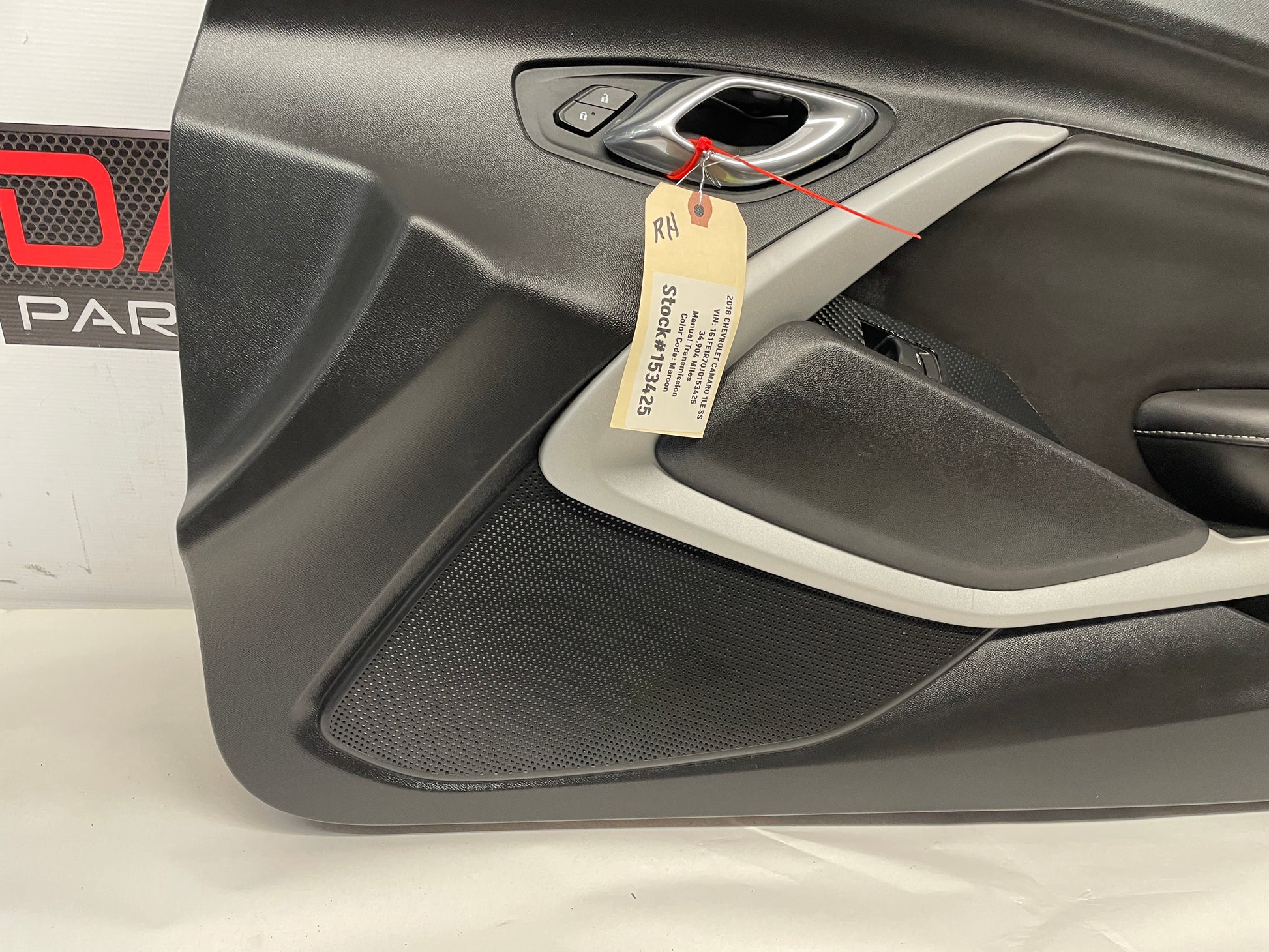 2018 Chevy Camaro 1LE SS RH Passenger Door Panel w/ Carbon Fiber Trim OEM - Day's Parts Yard