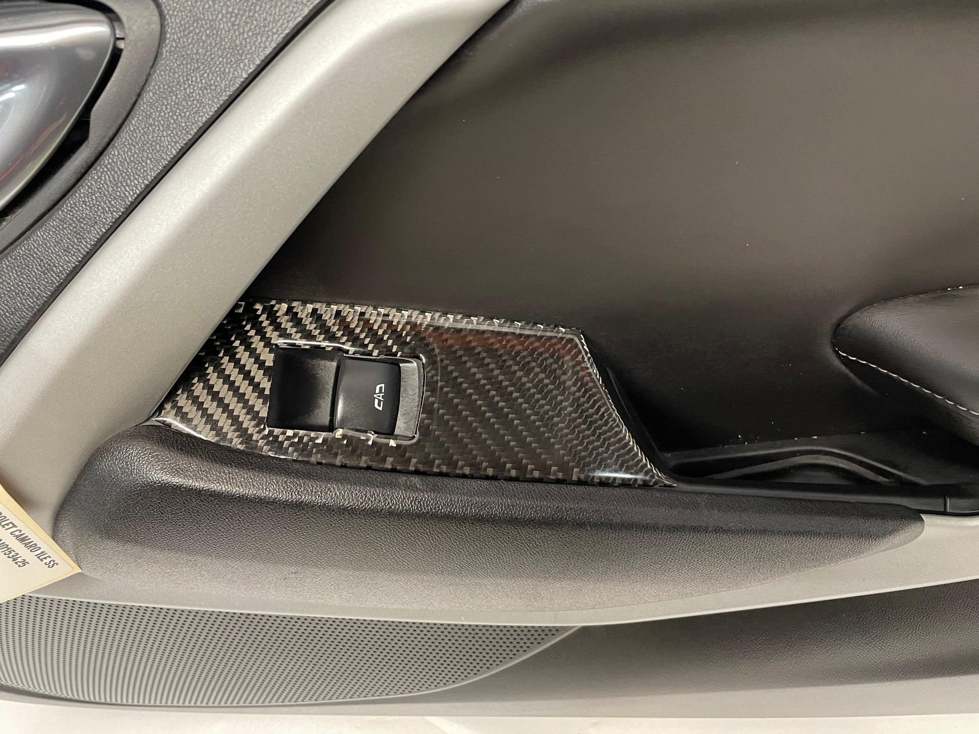 2018 Chevy Camaro 1LE SS RH Passenger Door Panel w/ Carbon Fiber Trim OEM - Day's Parts Yard