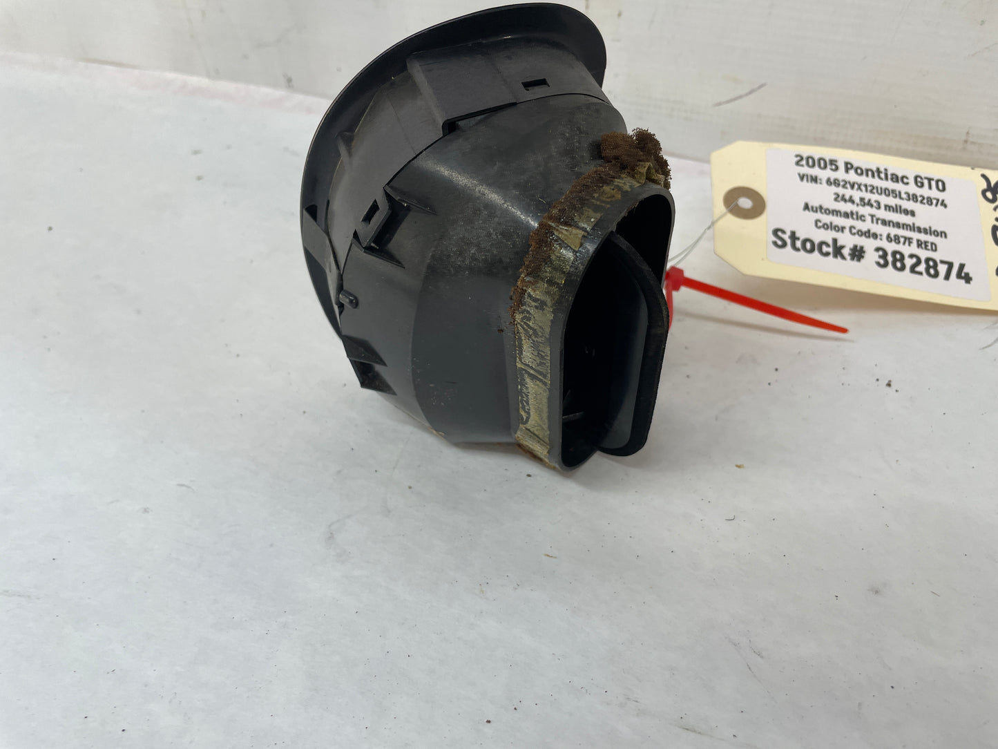 2005 Pontiac GTO LH Driver Door Air Vent OEM - Day's Parts Yard
