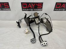 2005 Pontiac GTO Manual Brake & Clutch Pedal Assembly w/ Hydraulics OEM - Day's Parts Yard