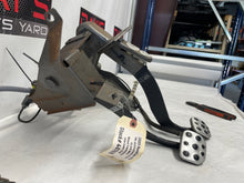 2005 Pontiac GTO Manual Brake & Clutch Pedal Assembly w/ Hydraulics OEM - Day's Parts Yard