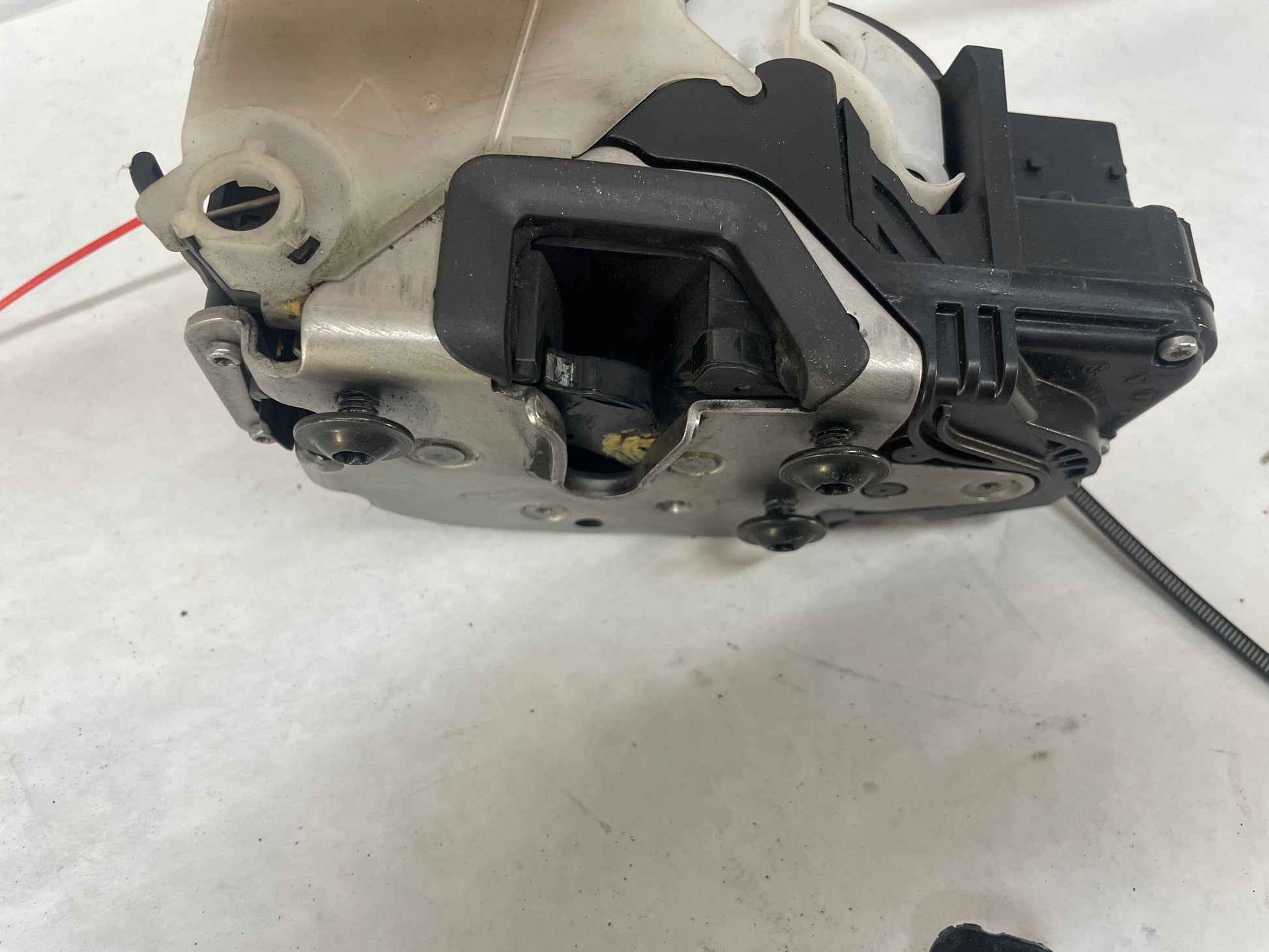 2014 Chevy Camaro SS RH Passenger Door Lock Latch Actuator OEM - Day's Parts Yard