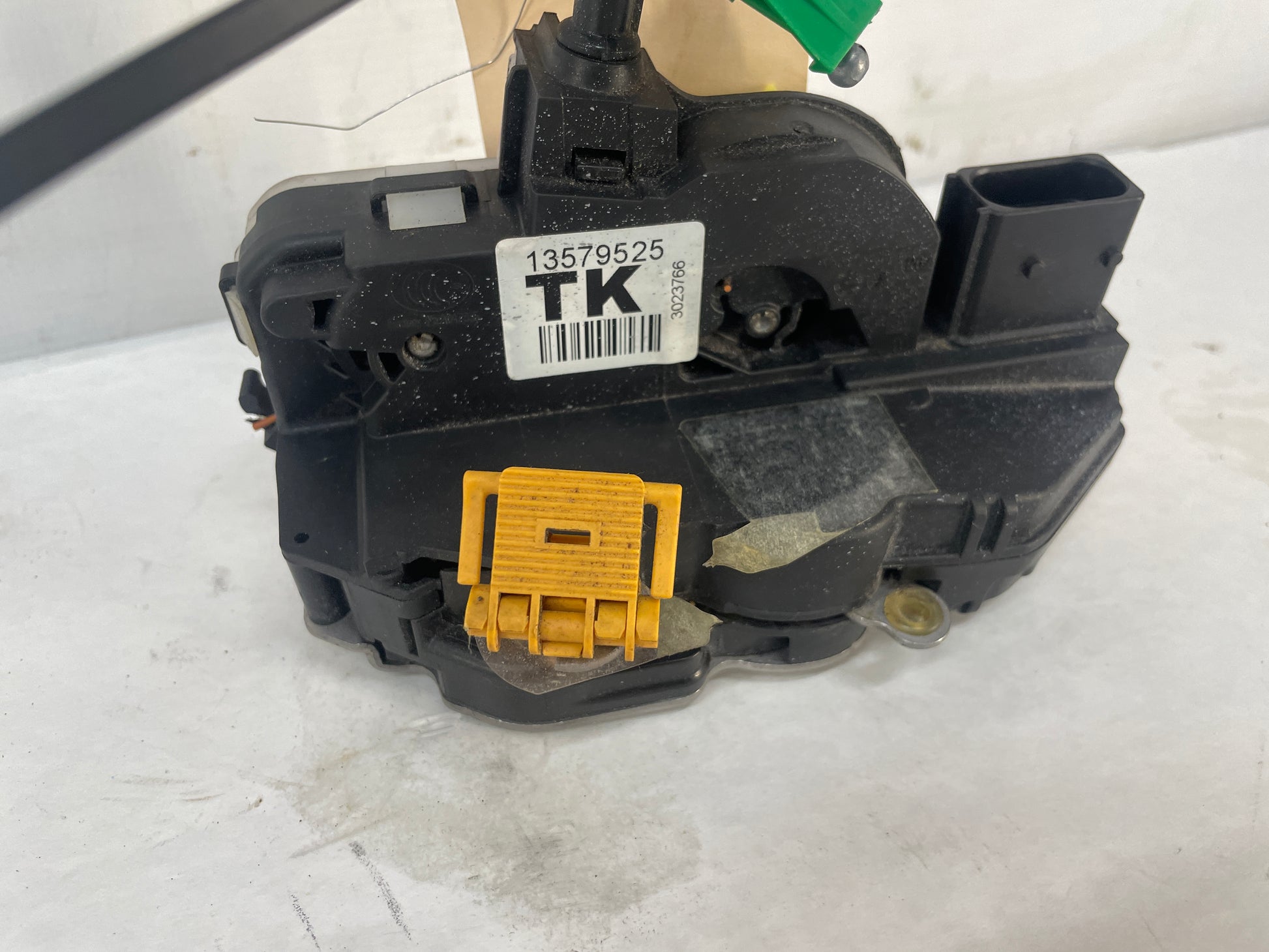 2014 Chevy Camaro SS LH Driver Door Lock Latch Actuator OEM - Day's Parts Yard
