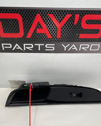 2014-17 SS Sedan Front RH Passenger Door Panel Window Switch & Bezel OEM